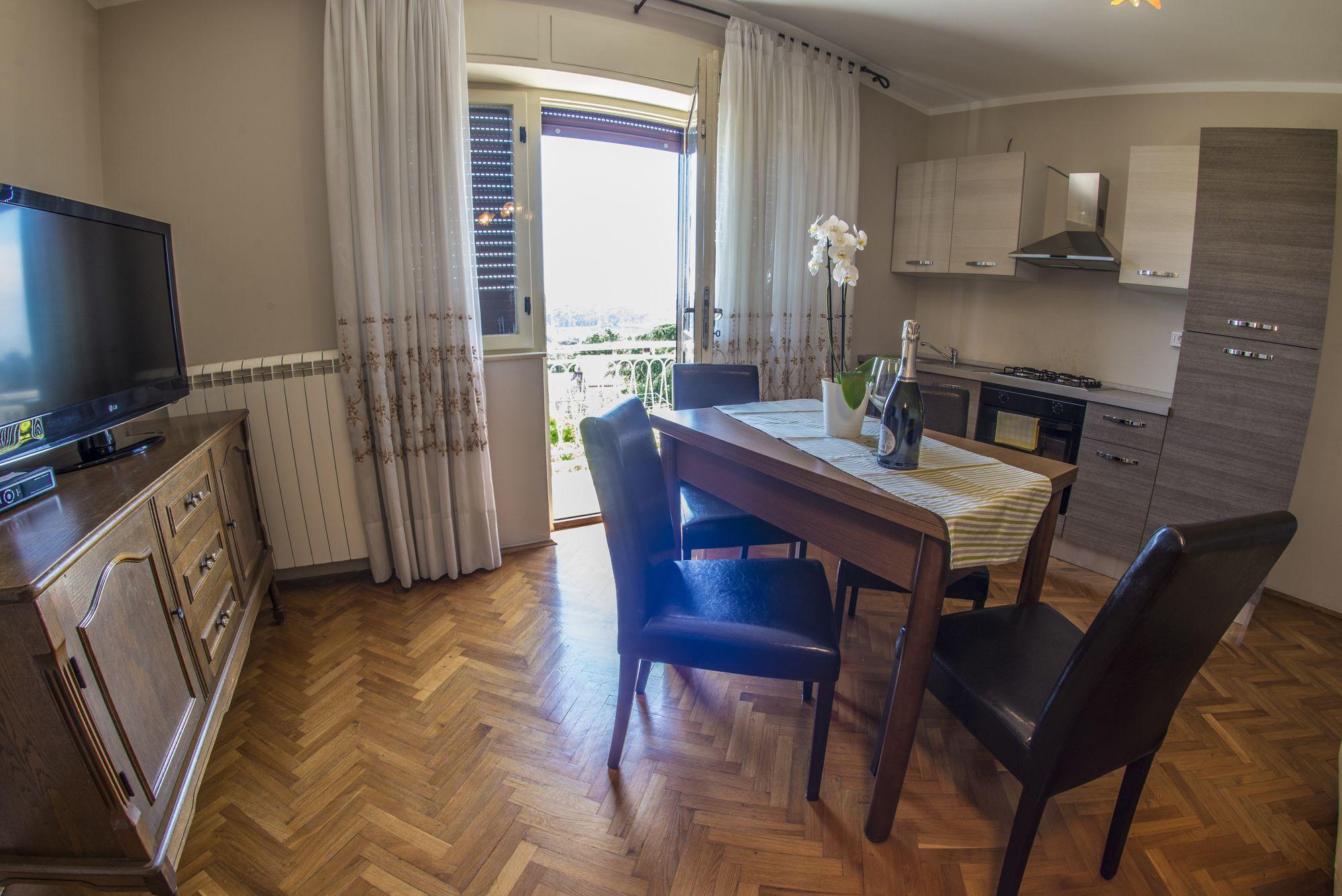 Diegos Apartments Pula Ngoại thất bức ảnh